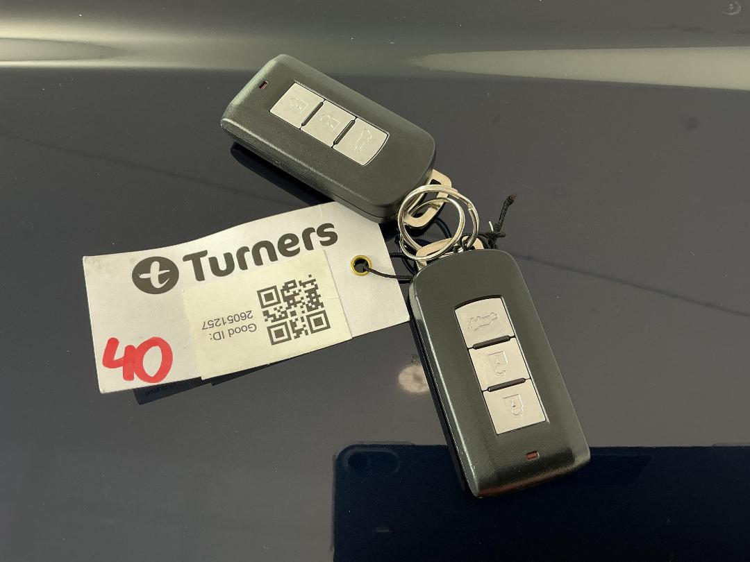 Photo '22' of Mitsubishi Pajero Sport