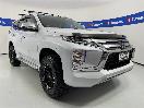 Thumbnail '1' of Mitsubishi Pajero Sport