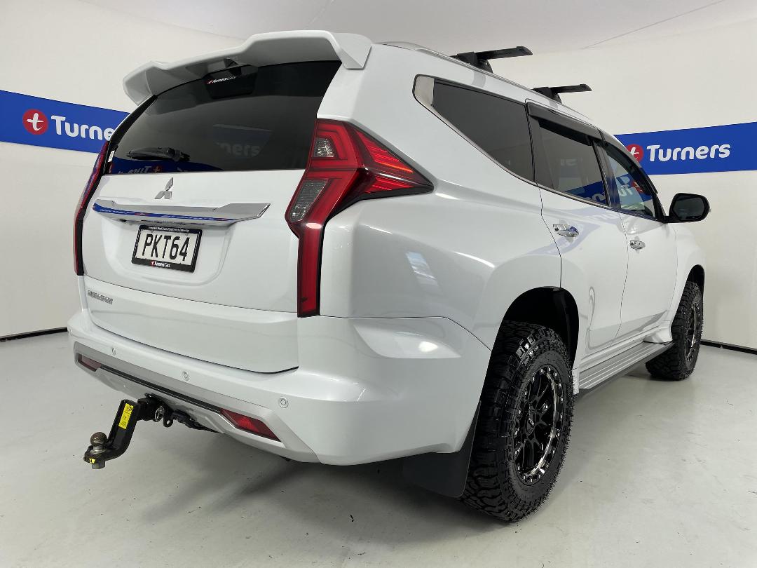 Photo '7' of Mitsubishi Pajero Sport