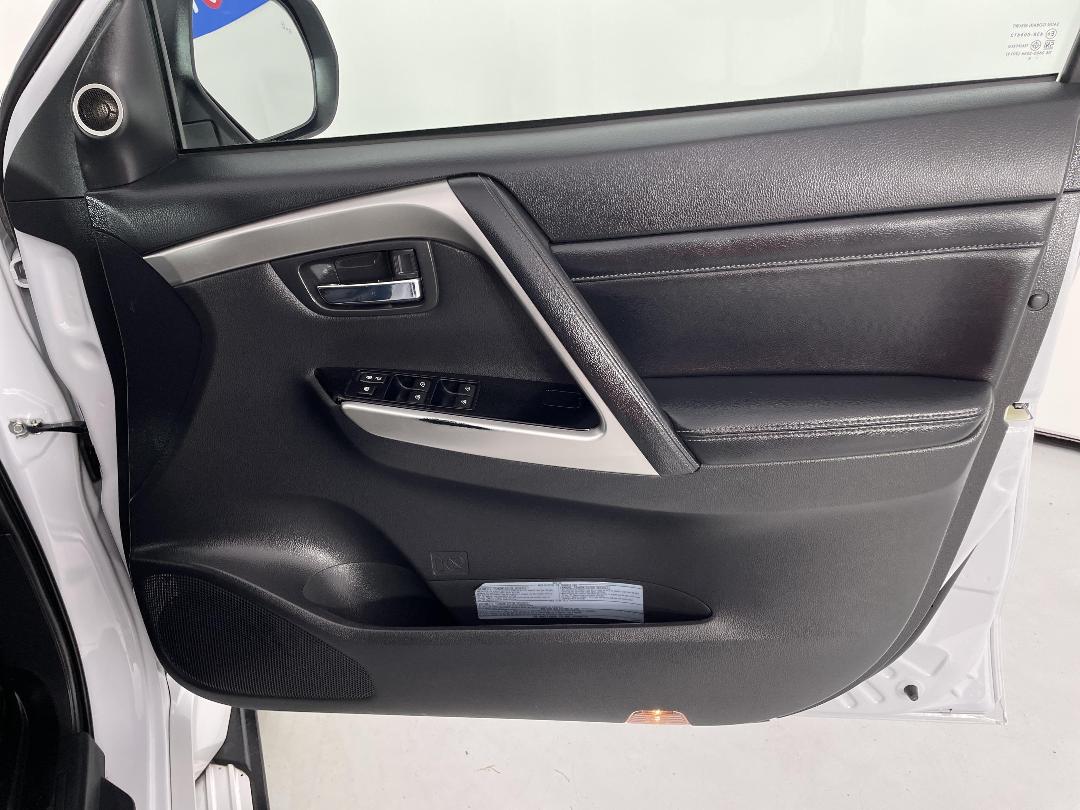 Photo '15' of Mitsubishi Pajero Sport