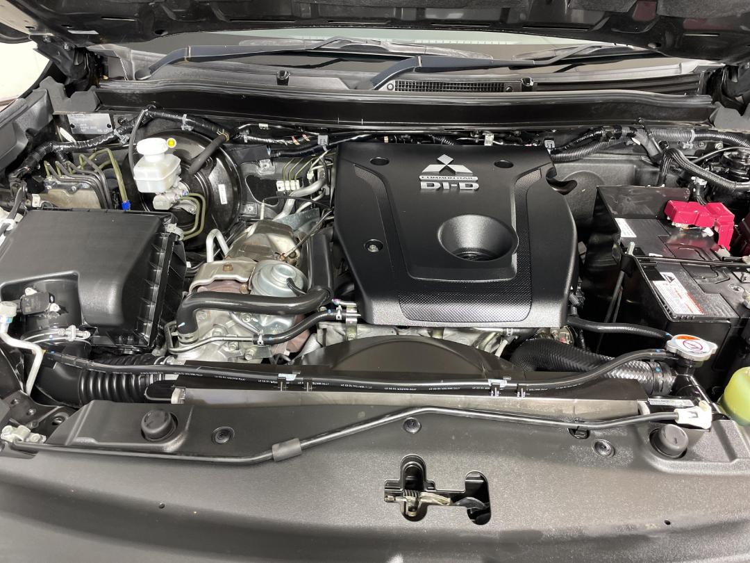 Photo '13' of Mitsubishi Pajero Sport Photo '13' of Mitsubishi Pajero Sport