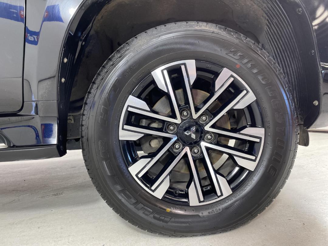 Photo '9' of Mitsubishi Pajero Sport Photo '9' of Mitsubishi Pajero Sport