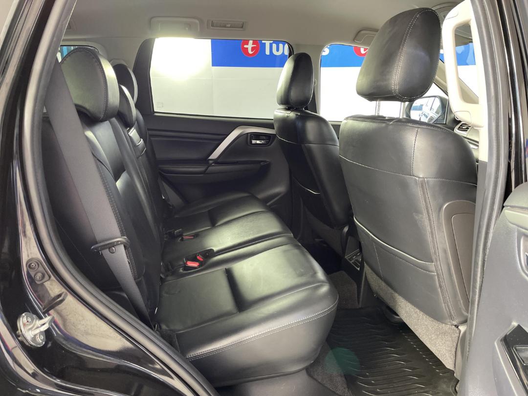 Photo '20' of Mitsubishi Pajero Sport Photo '20' of Mitsubishi Pajero Sport