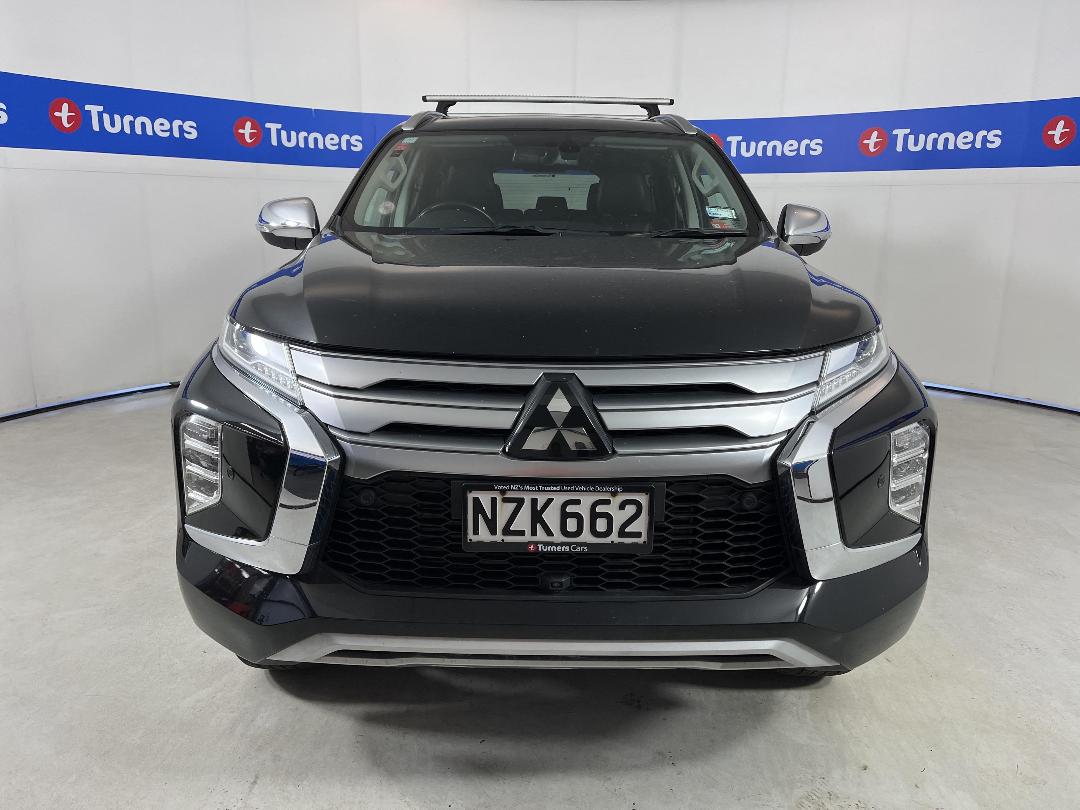 Photo '2' of Mitsubishi Pajero Sport Photo '2' of Mitsubishi Pajero Sport