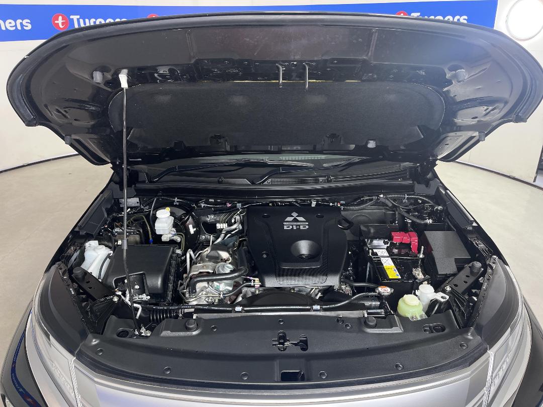 Photo '13' of Mitsubishi Pajero Sport