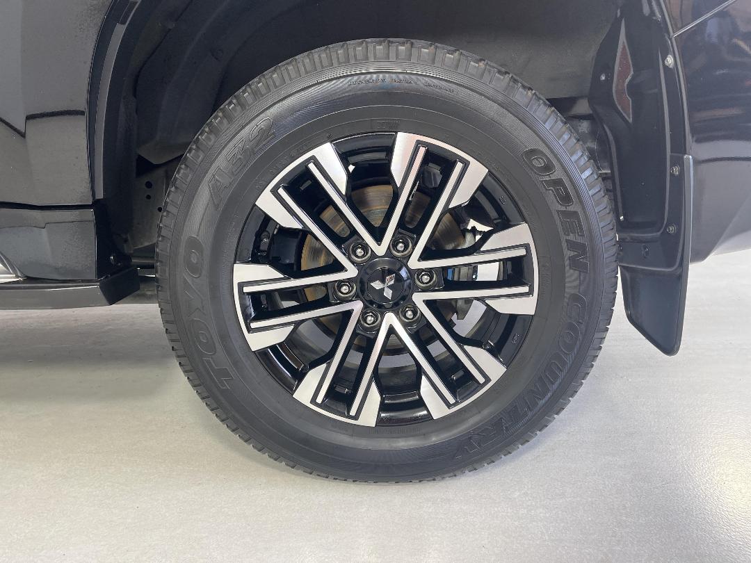 Photo '11' of Mitsubishi Pajero Sport