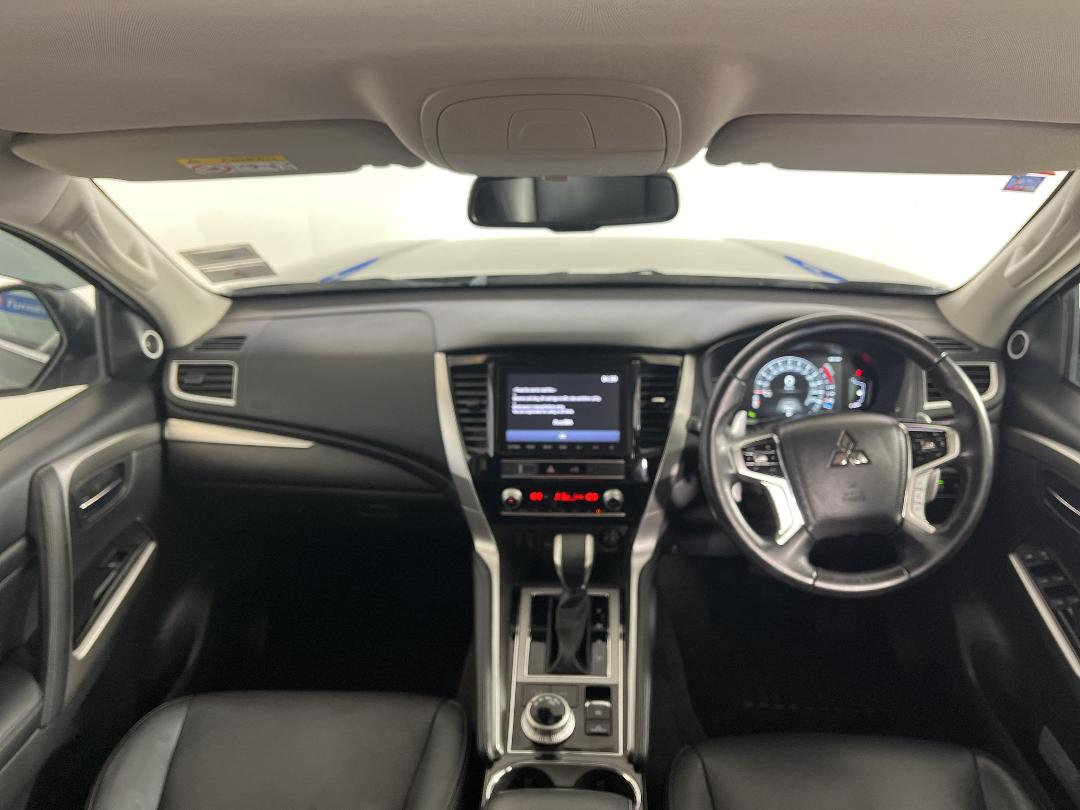 Photo '17' of Mitsubishi Pajero Sport