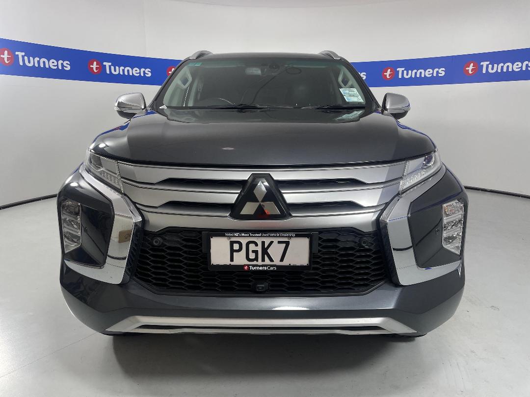 Photo '2' of Mitsubishi Pajero Sport