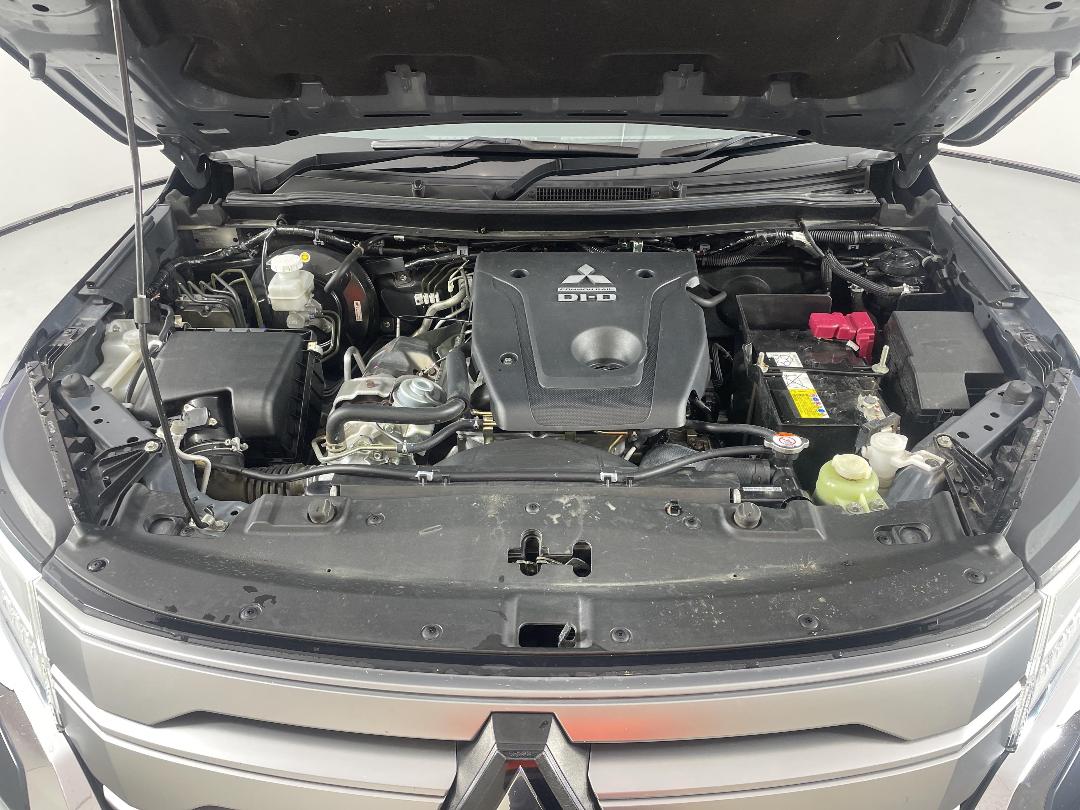 Photo '13' of Mitsubishi Pajero Sport