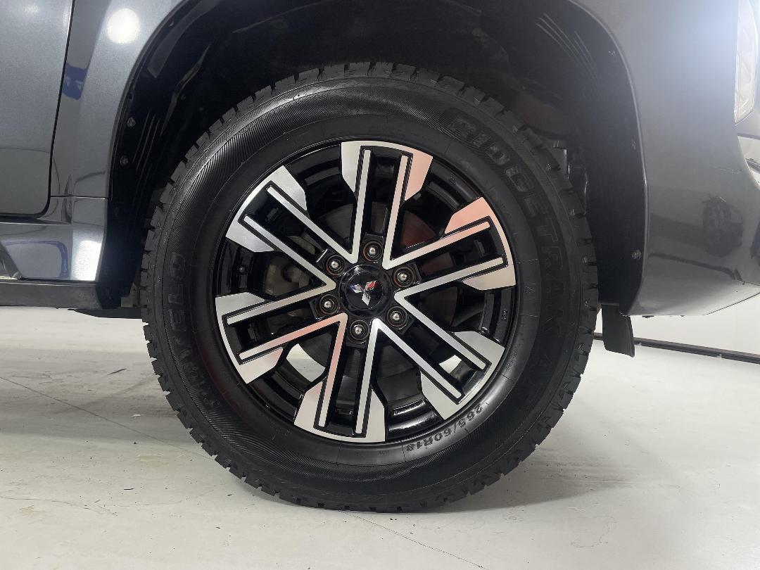 Photo '9' of Mitsubishi Pajero Sport