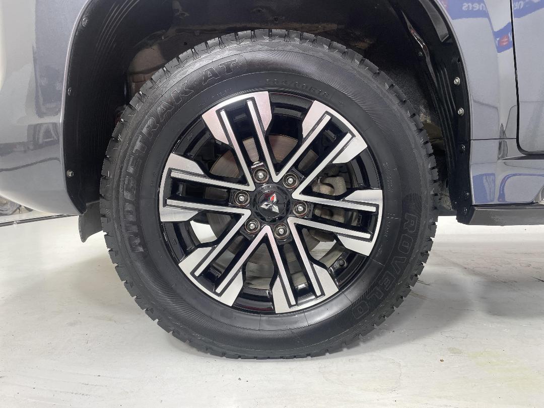 Photo '10' of Mitsubishi Pajero Sport