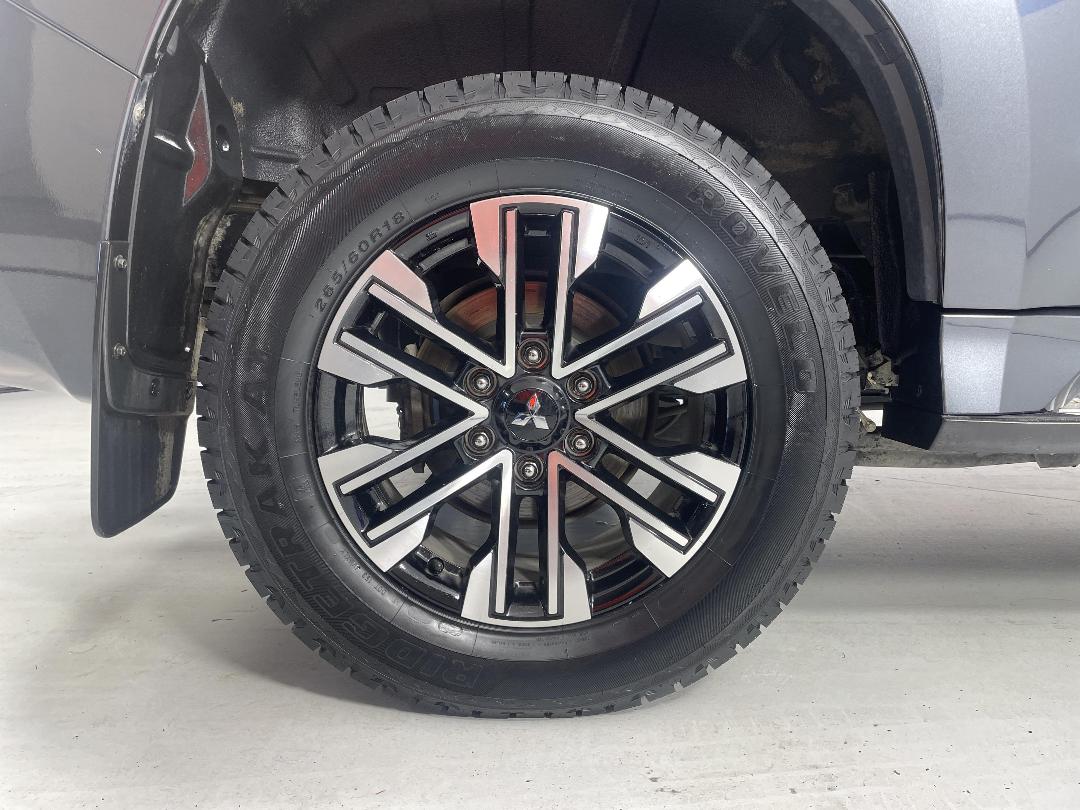 Photo '12' of Mitsubishi Pajero Sport