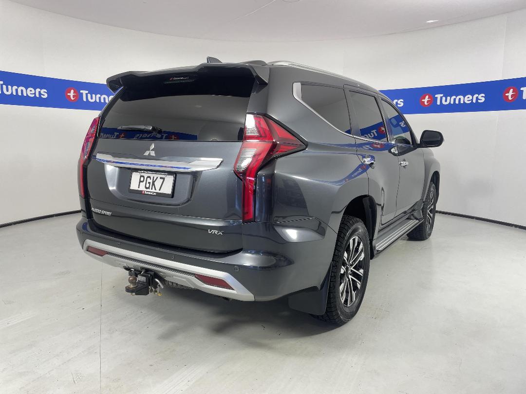 Photo '7' of Mitsubishi Pajero Sport