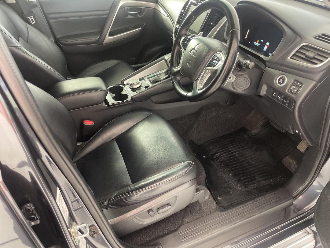 Photo '16' of Mitsubishi Pajero Sport