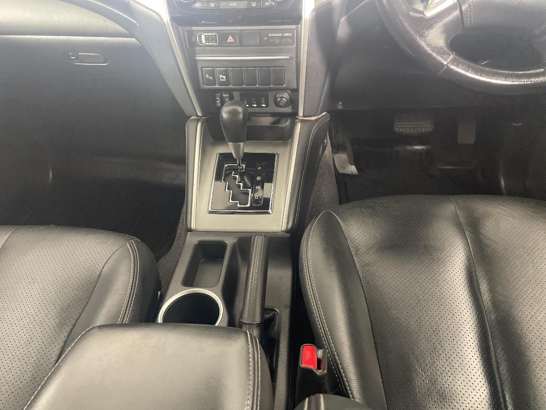 Photo '18' of Mitsubishi Triton