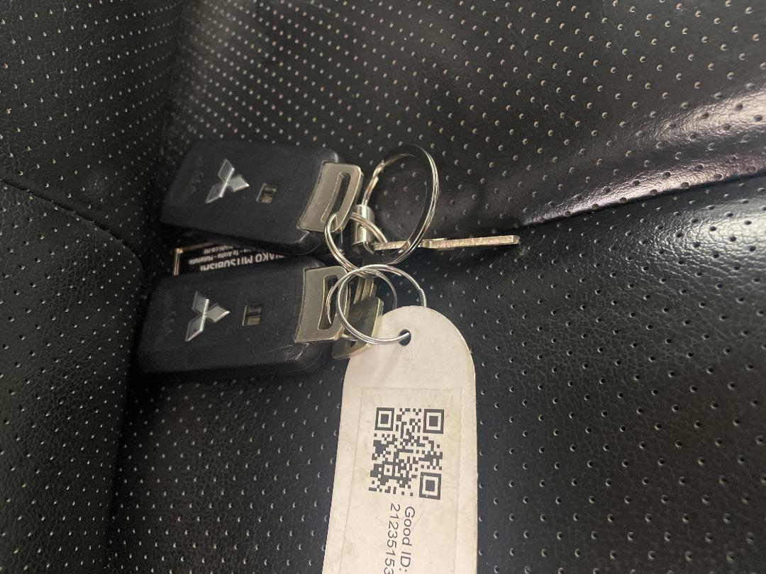 Photo '22' of Mitsubishi Triton