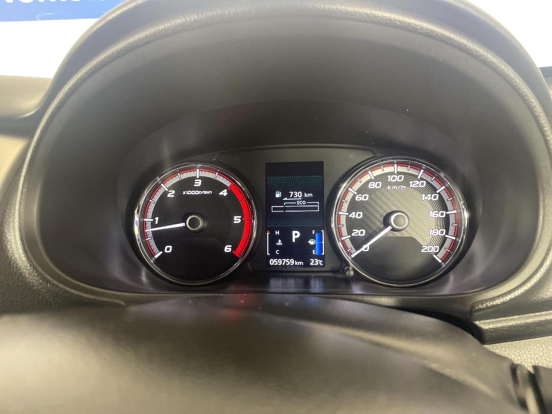 Photo '21' of Mitsubishi Triton