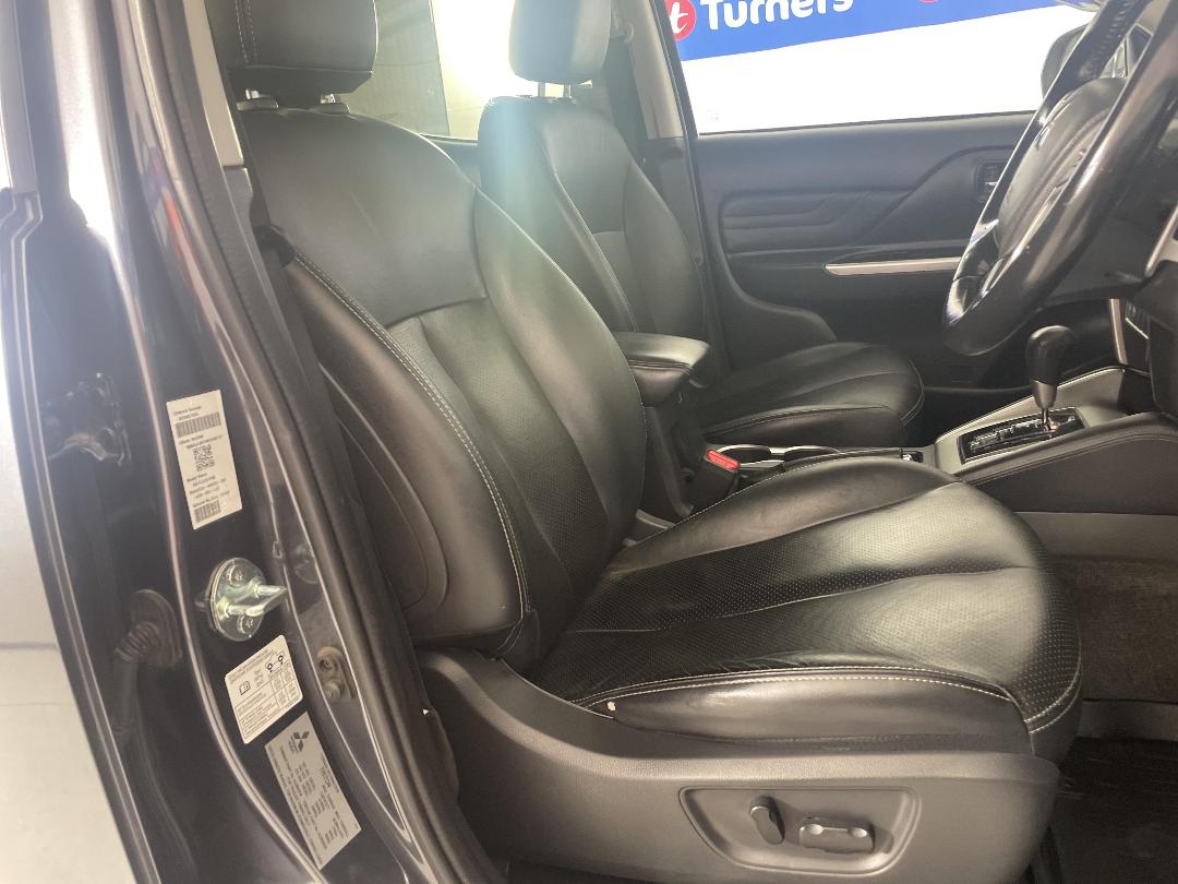 Photo '16' of Mitsubishi Triton