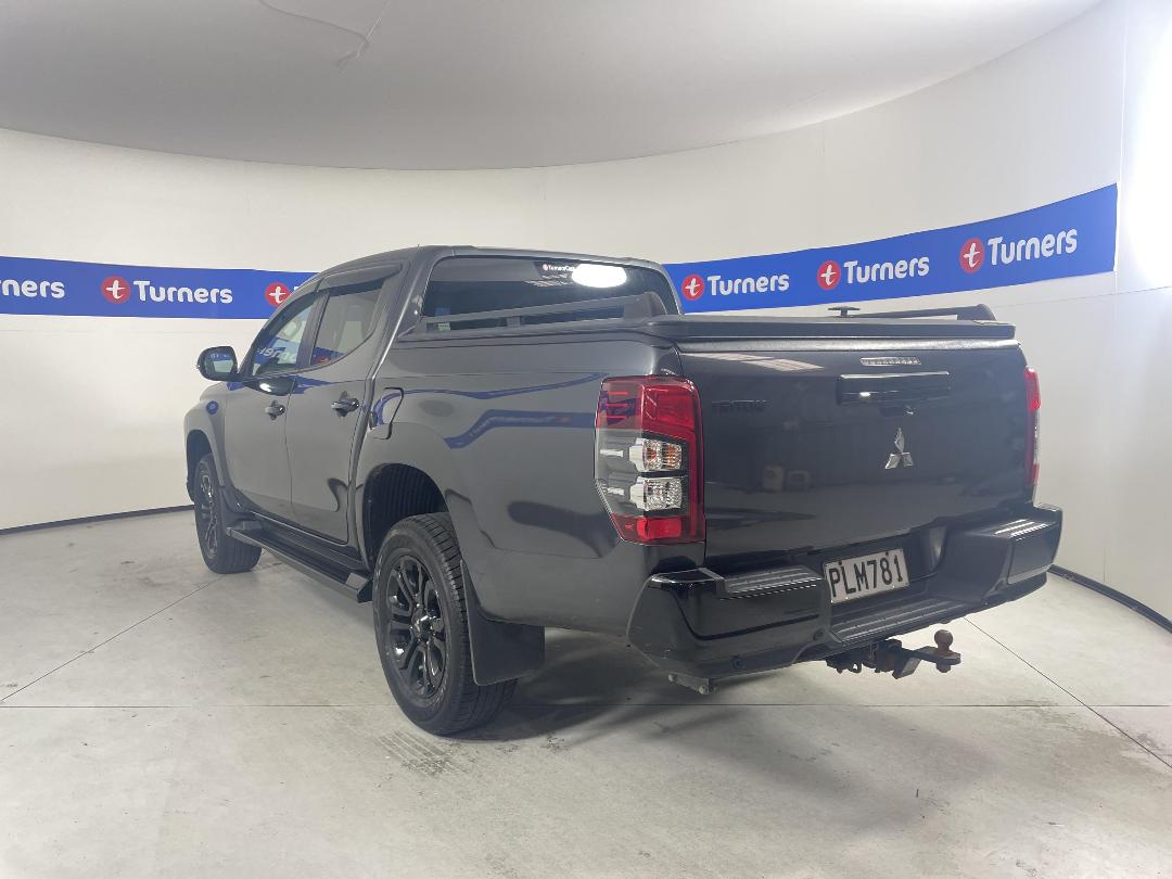 Photo '5' of Mitsubishi Triton