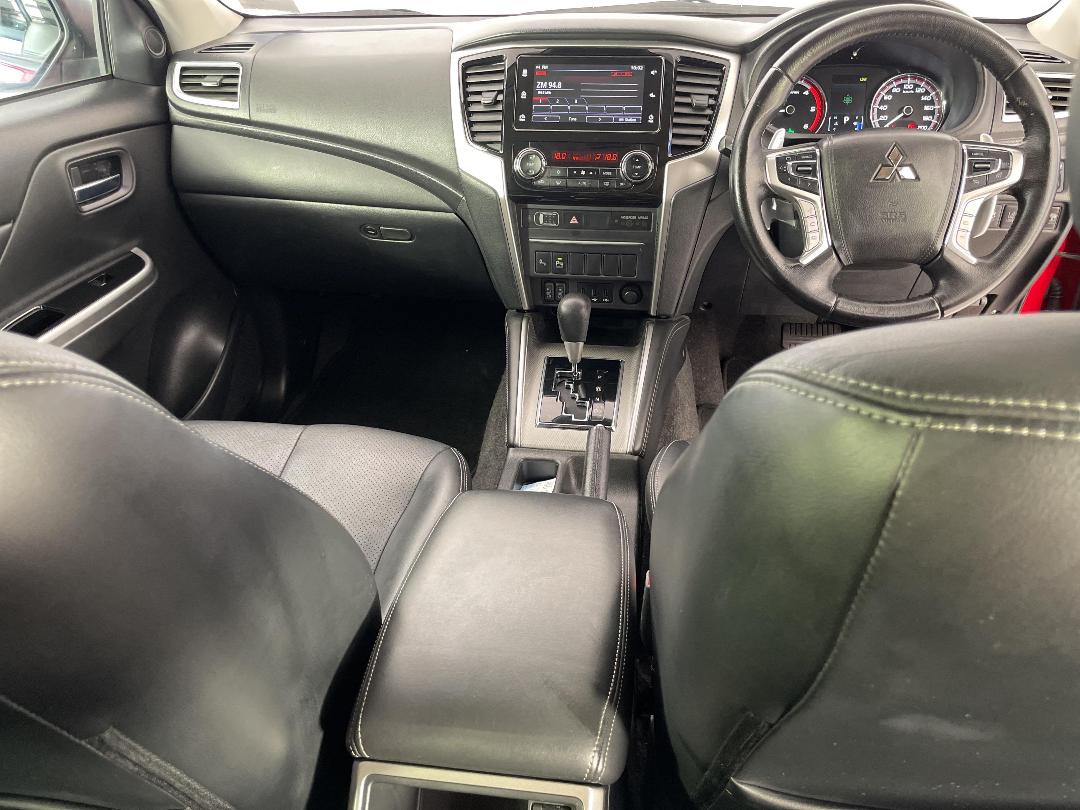 Photo '17' of Mitsubishi Triton