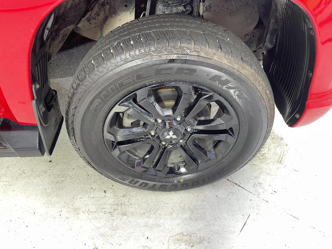 Photo '9' of Mitsubishi Triton