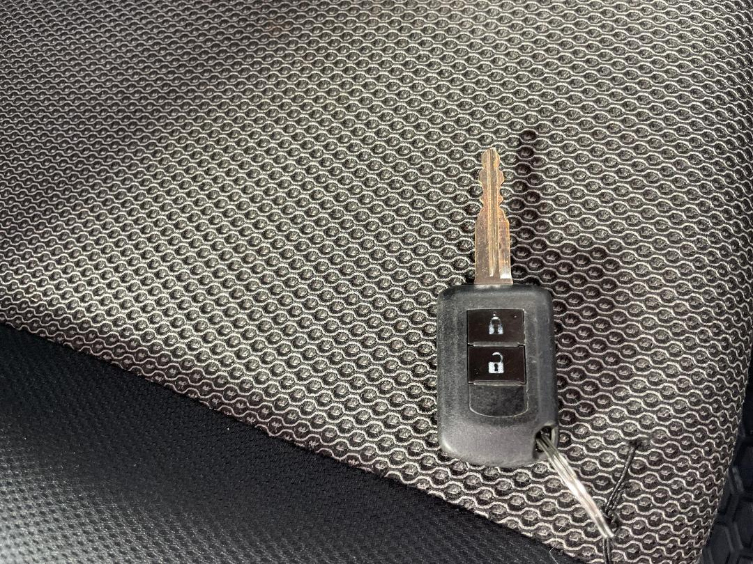 Photo '22' of Mitsubishi Triton