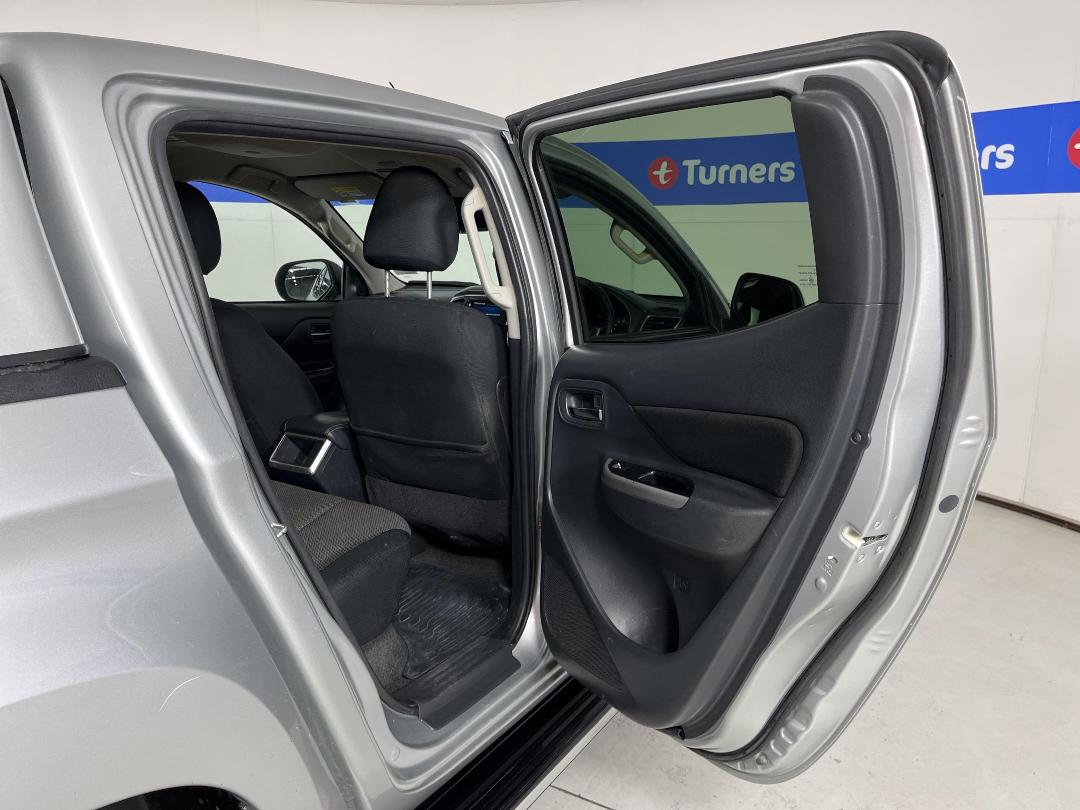 Photo '19' of Mitsubishi Triton Photo '19' of Mitsubishi Triton