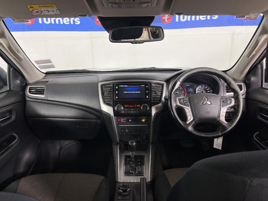 Photo '17' of Mitsubishi Triton Photo '17' of Mitsubishi Triton