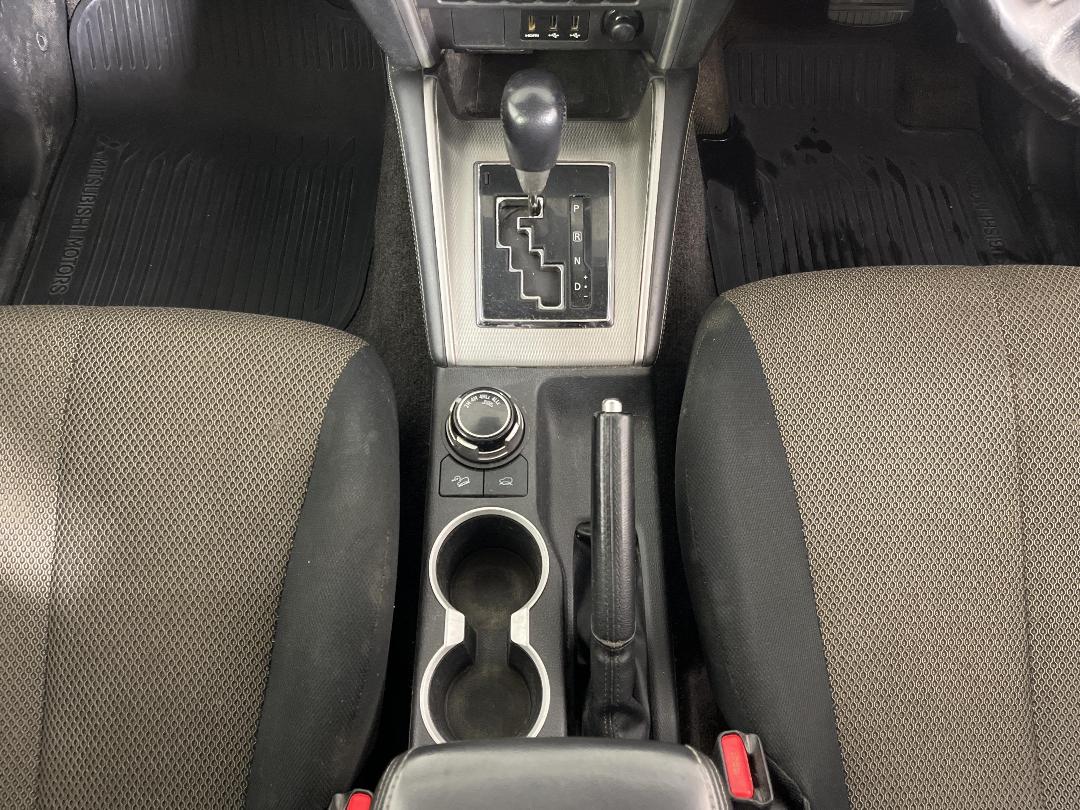 Photo '23' of Mitsubishi Triton Photo '23' of Mitsubishi Triton