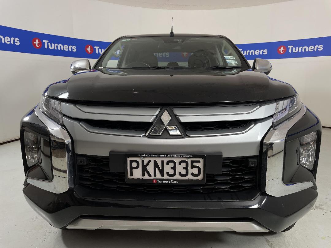 Photo '2' of Mitsubishi Triton