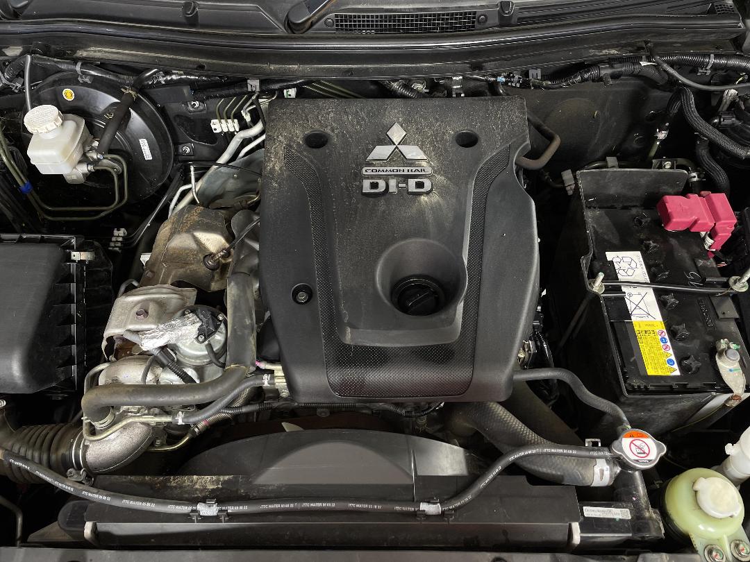 Photo '13' of Mitsubishi Triton