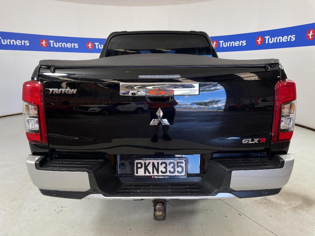 Photo '6' of Mitsubishi Triton