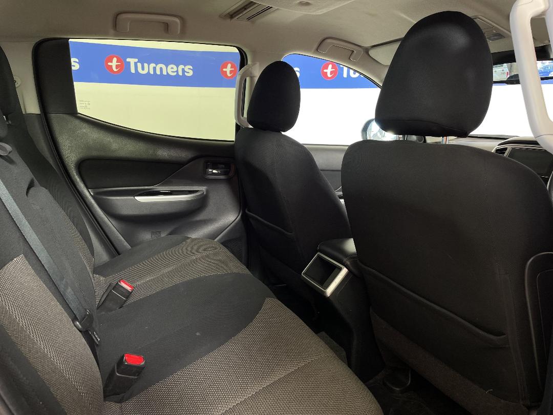 Photo '20' of Mitsubishi Triton