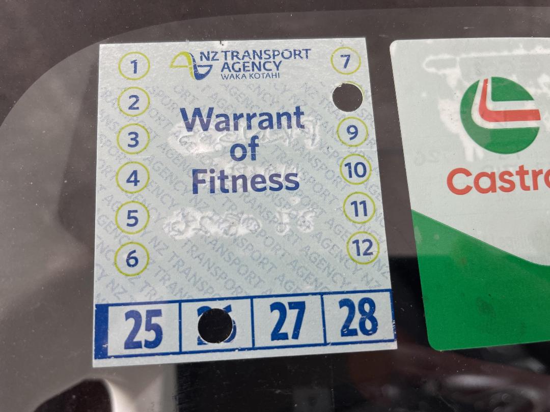 Photo '23' of Mitsubishi Triton