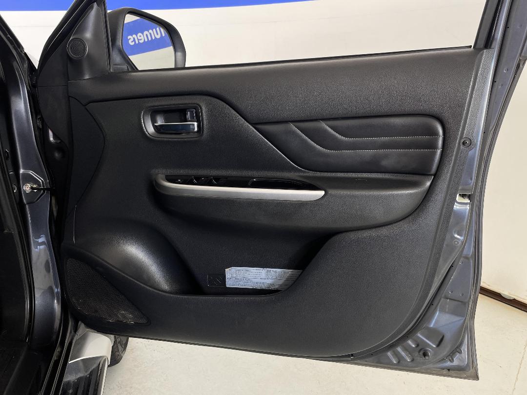 Photo '15' of Mitsubishi Triton Photo '15' of Mitsubishi Triton