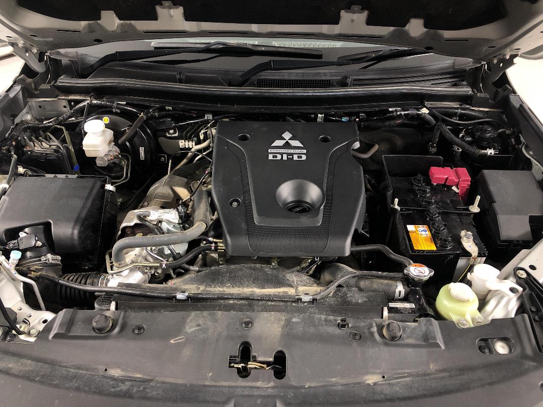 Photo '13' of Mitsubishi Triton