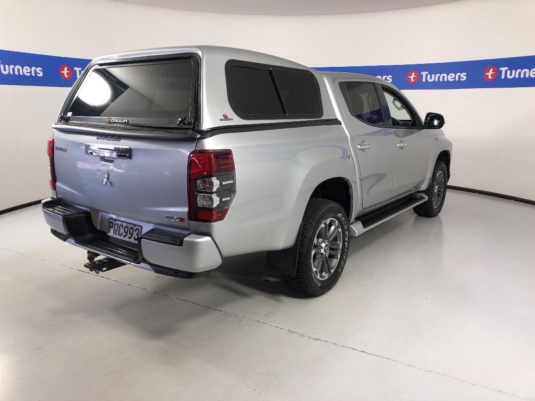 Photo '7' of Mitsubishi Triton