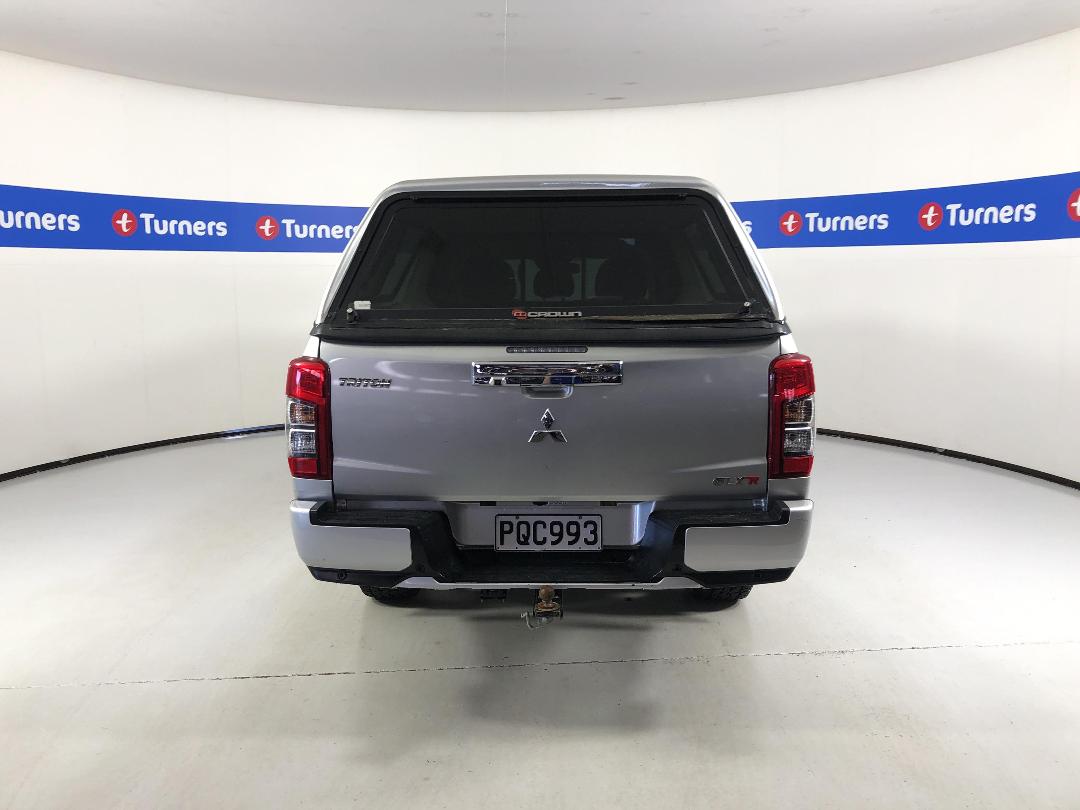 Photo '6' of Mitsubishi Triton