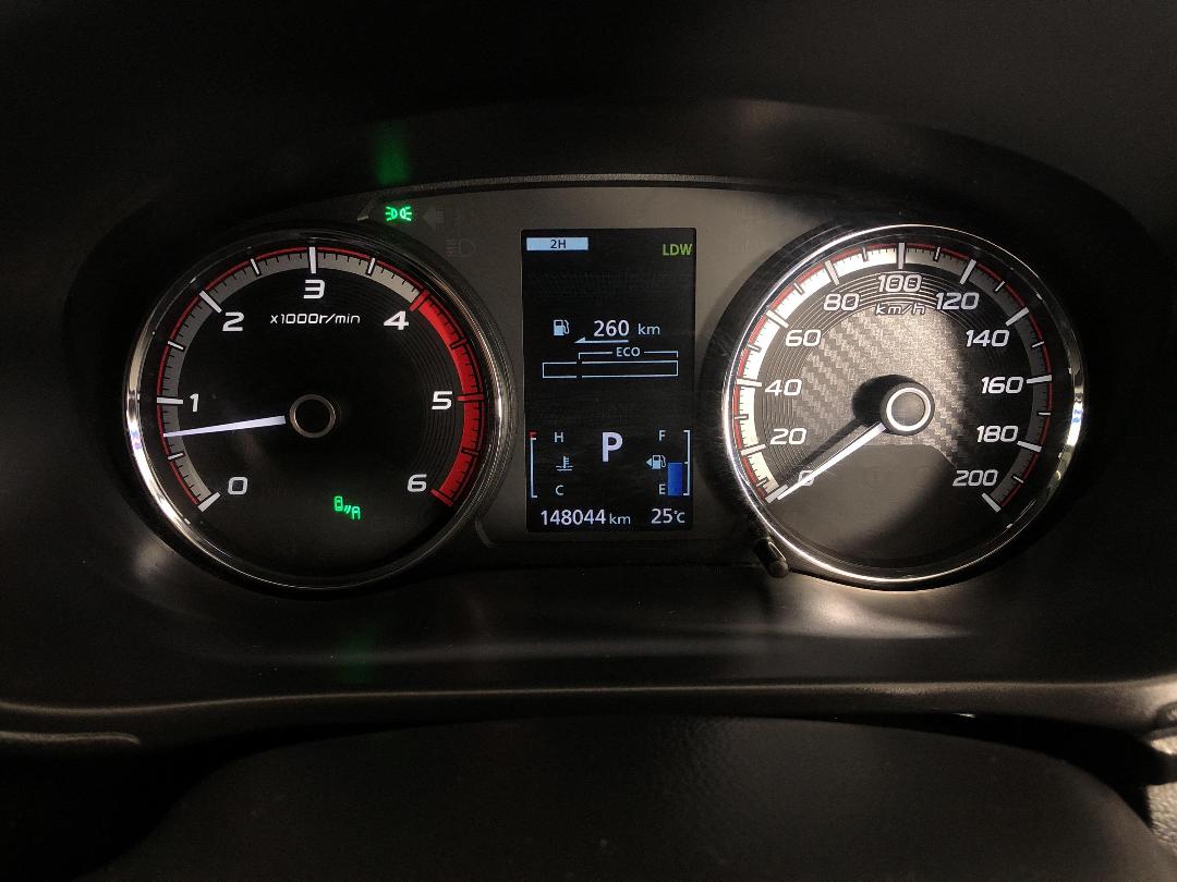 Photo '21' of Mitsubishi Triton