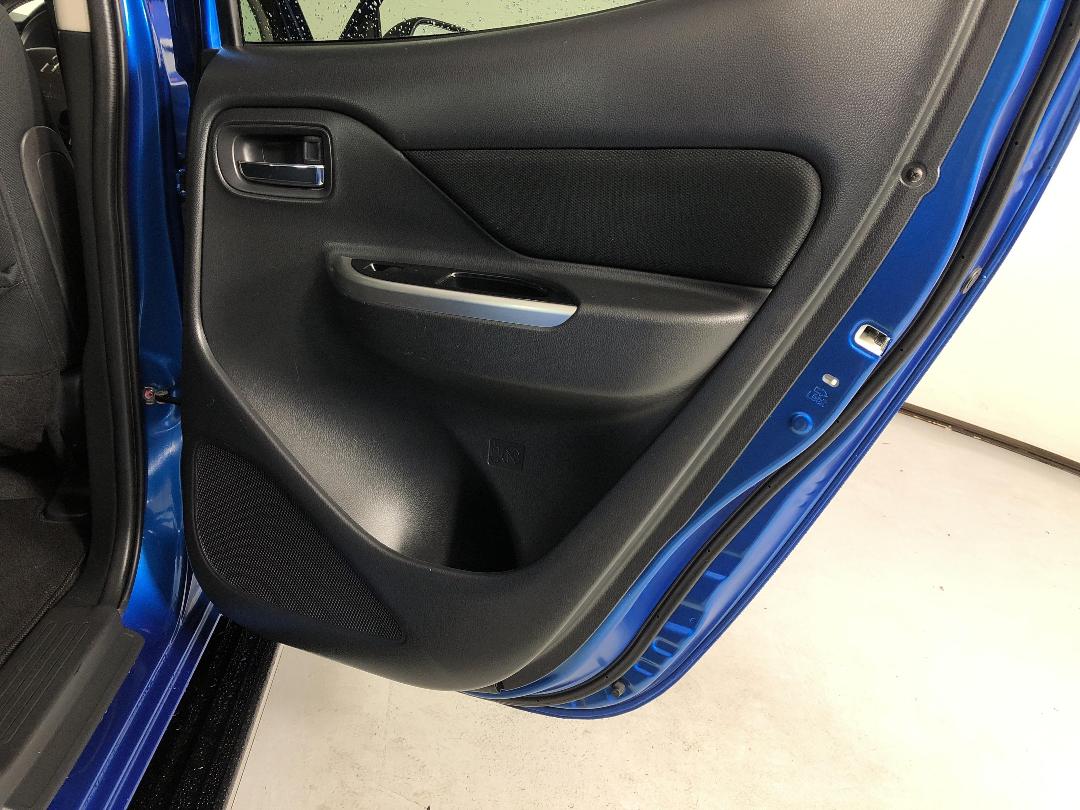 Photo '19' of Mitsubishi Triton Photo '19' of Mitsubishi Triton