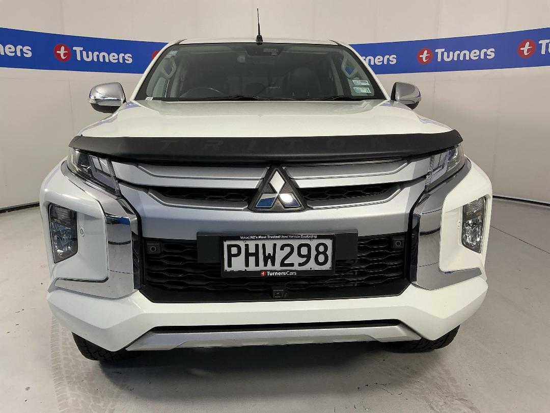 Photo '2' of Mitsubishi Triton