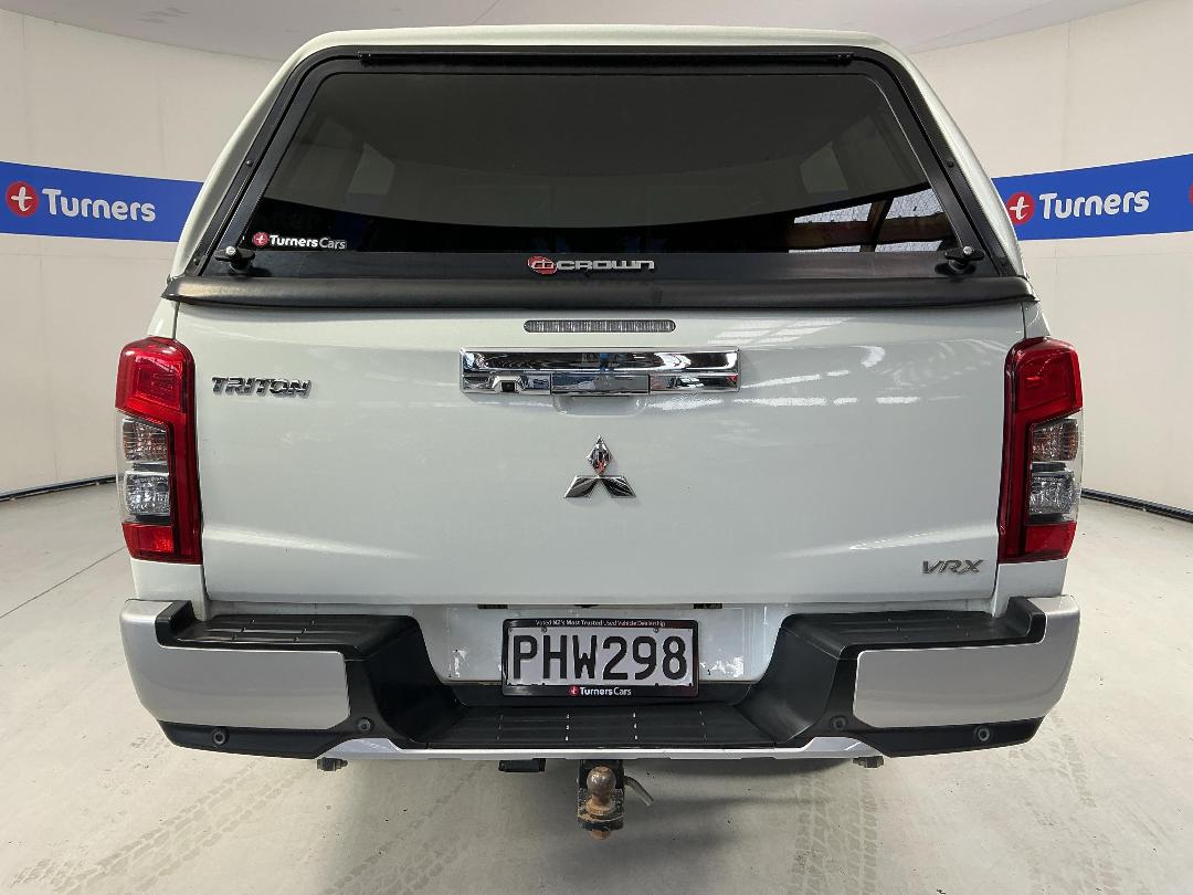 Photo '6' of Mitsubishi Triton