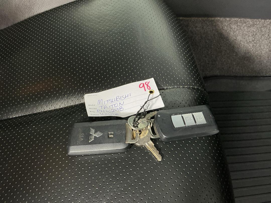 Photo '22' of Mitsubishi Triton