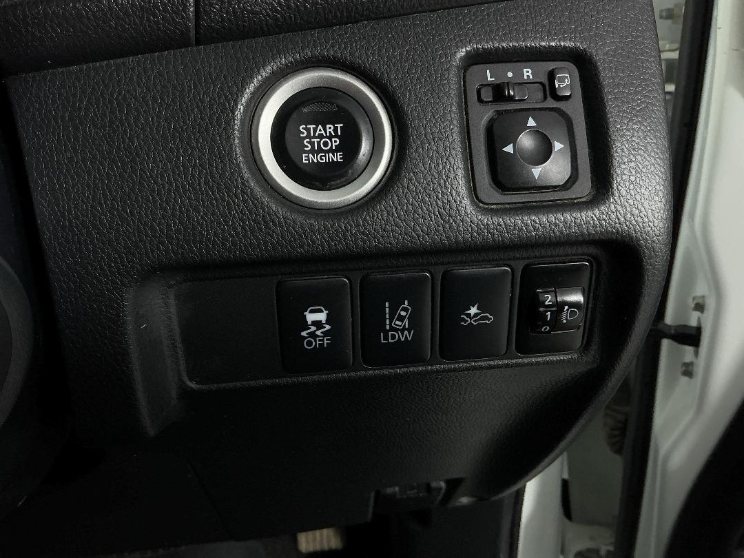 Photo '27' of Mitsubishi Triton