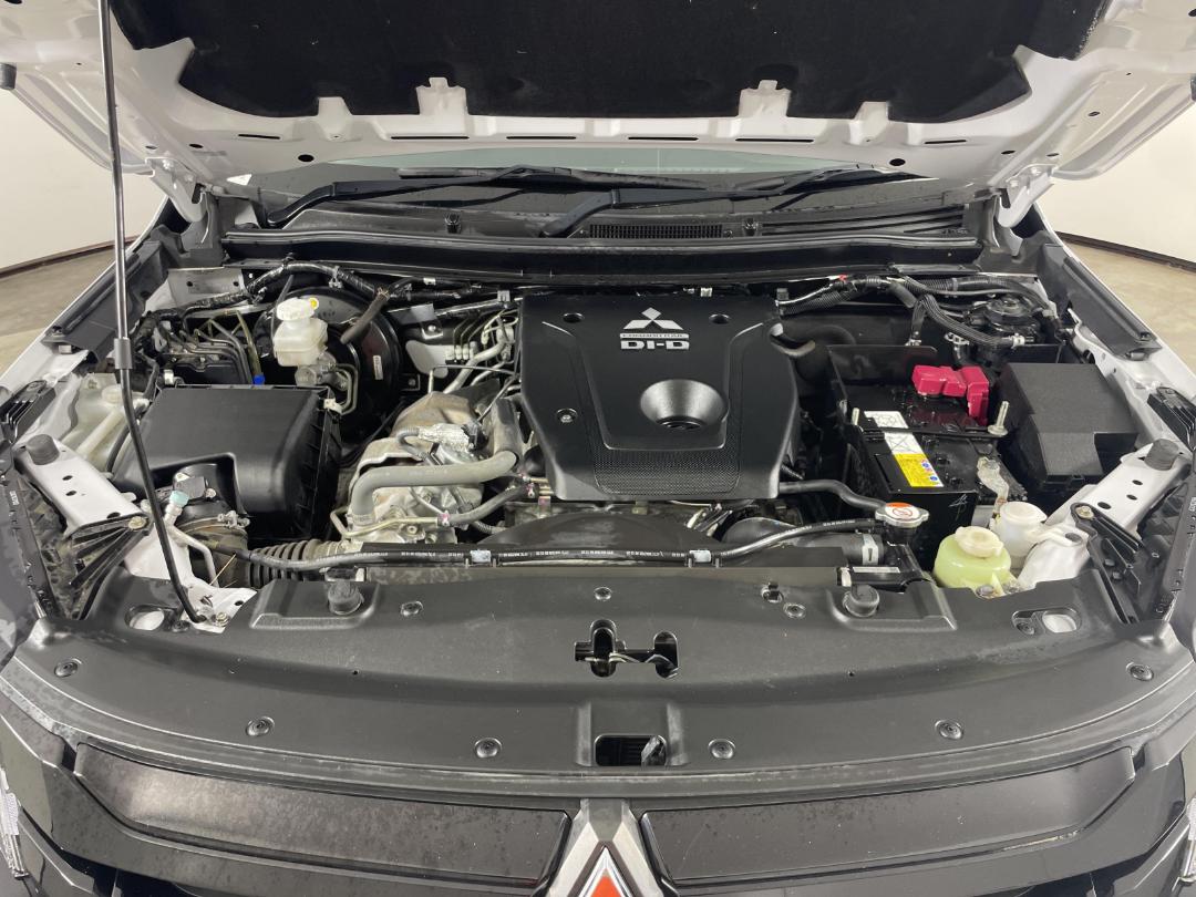 Photo '13' of Mitsubishi Triton