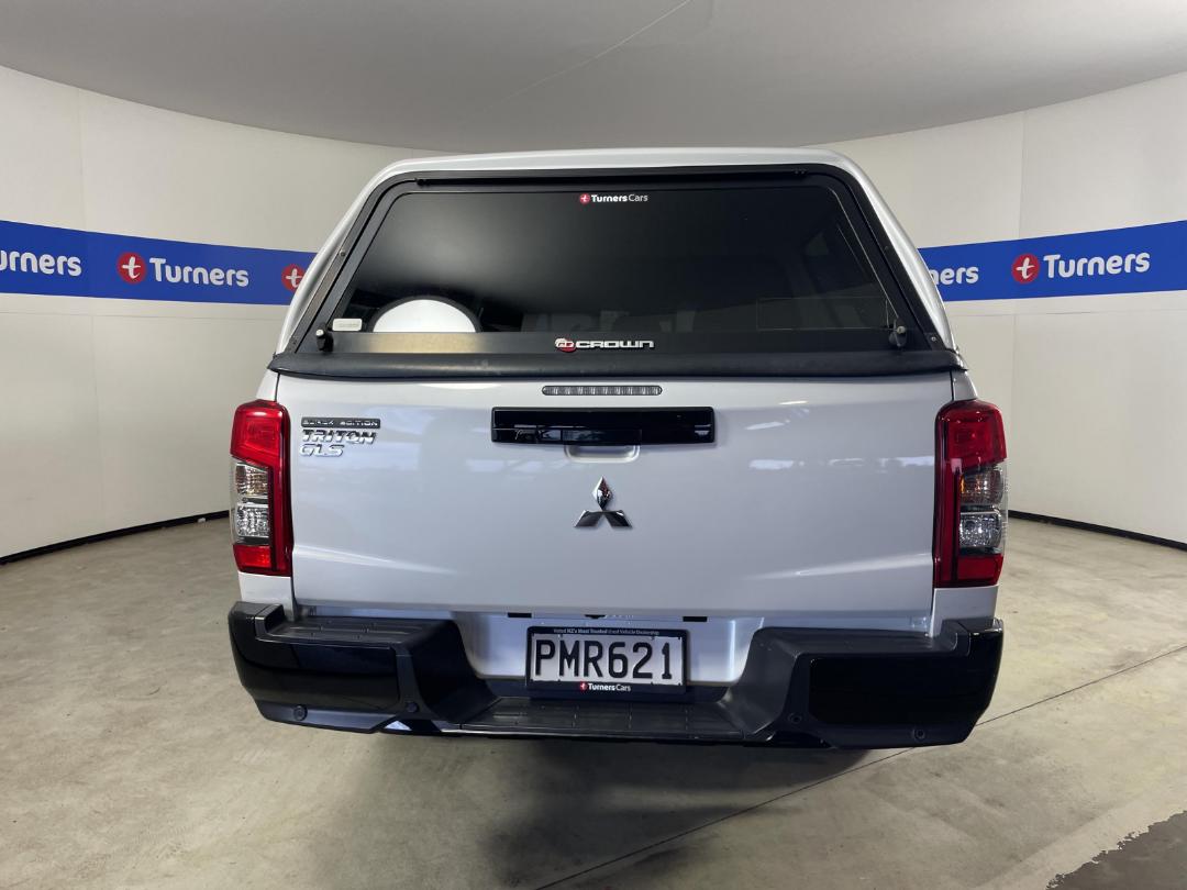 Photo '6' of Mitsubishi Triton