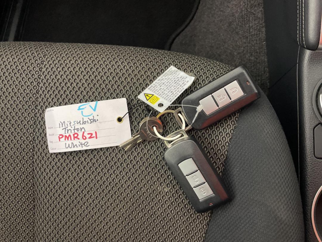 Photo '22' of Mitsubishi Triton