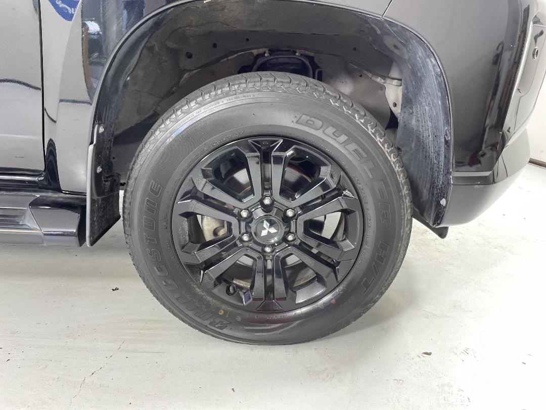 Photo '9' of Mitsubishi Triton