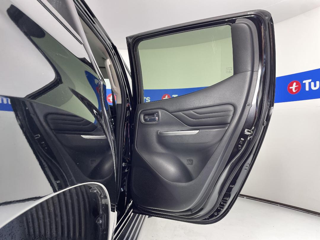 Photo '19' of Mitsubishi Triton