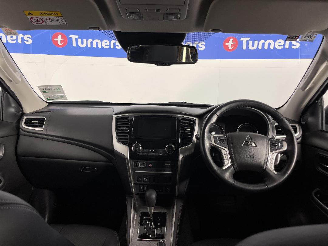 Photo '17' of Mitsubishi Triton